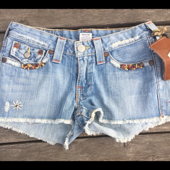 True Religion Pants - NEW True Religion Daisy Bead boho shorts size 28